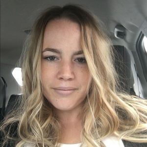 Meet your Posher, Eva